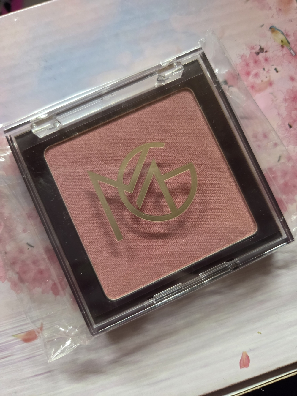 Makeup Geek - Pink Powder Blush Compact - "Passion" — Soft Matte Cheek Color